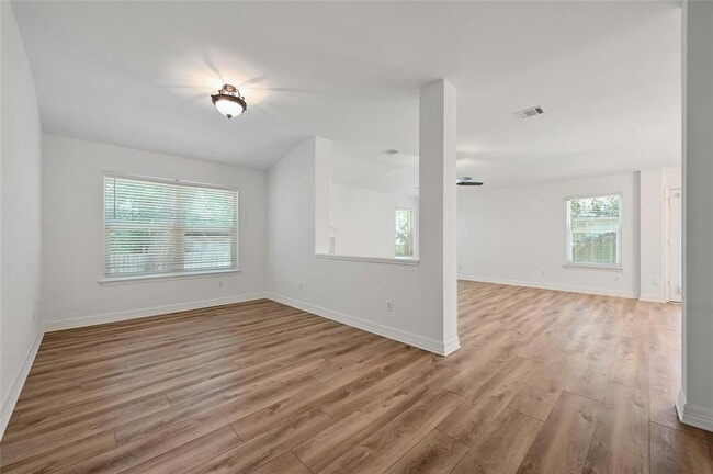 Building Photo - 5703 Marchmont Ln