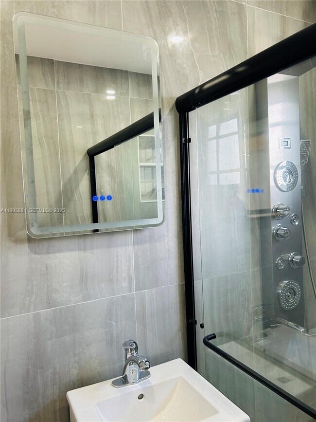 Building Photo - 1831 NW 185th St