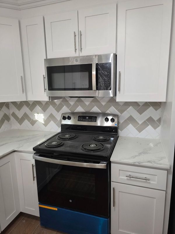 Building Photo - 3880 Pocasset St