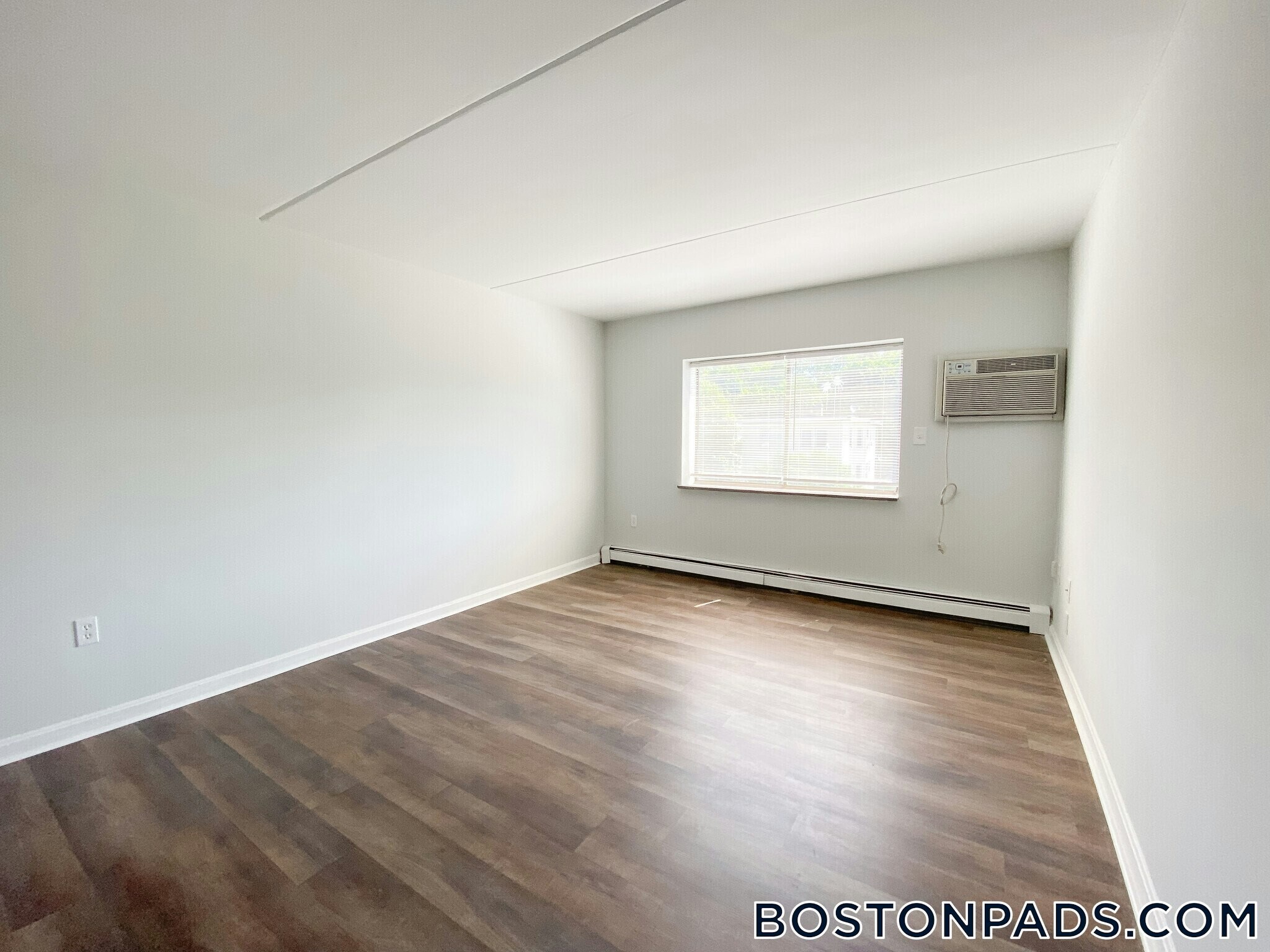 Building Photo - 253 Hyde Park Ave