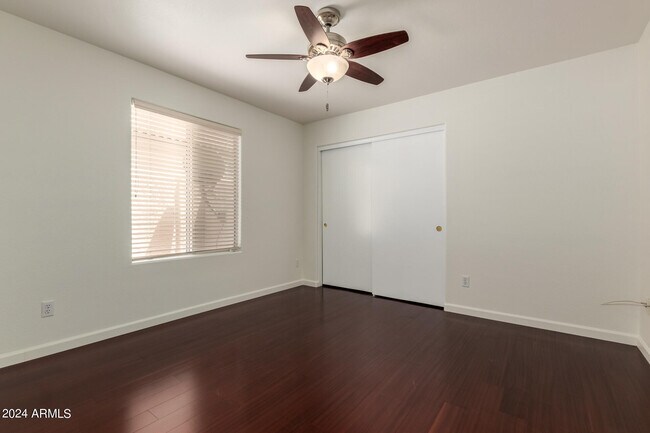 Building Photo - 4634 E Grovers Ave