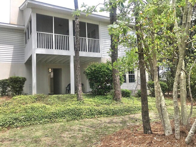 Building Photo - 3203 St James Dr SE