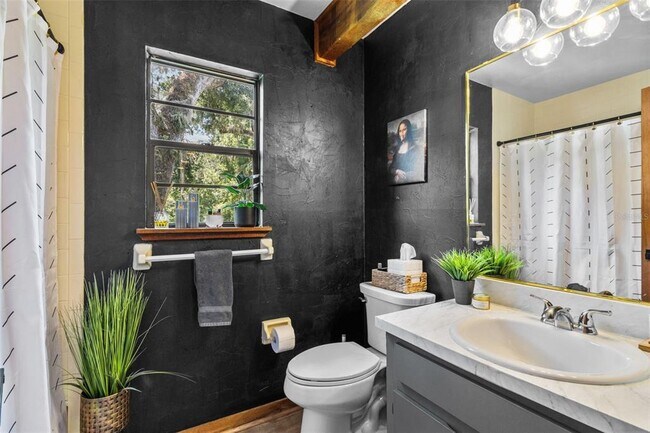 Building Photo - 4925 Hamilton Rd