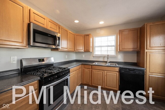 Building Photo - 1365 Mulberry St.