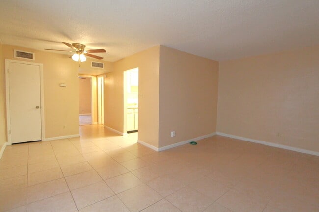 Building Photo - Waterfront Condo with Pensacola Bay Views – Updated 1BR in Quiet Southeast Community | Minutes to...