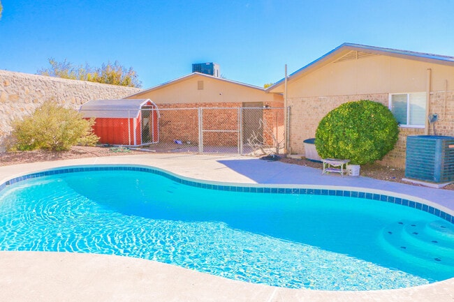 Building Photo - 816 Marimba Dr