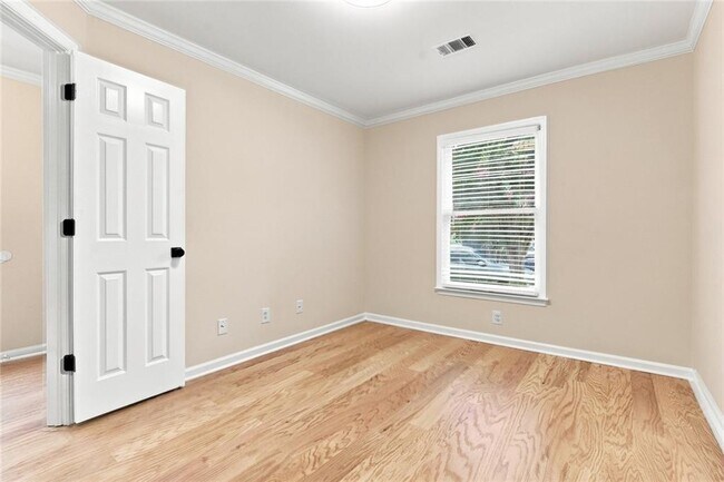 Building Photo - 5527 Bridge Pointe Dr