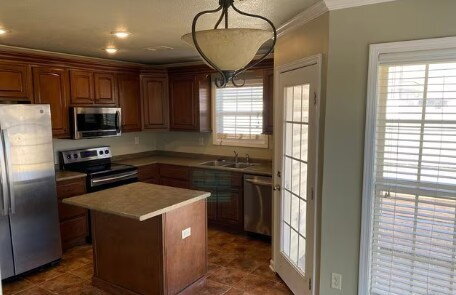 Building Photo - "Charming 3-Bedroom Home with 2 Baths and 1600 Sq Ft of Comfort in Jonesboro!"