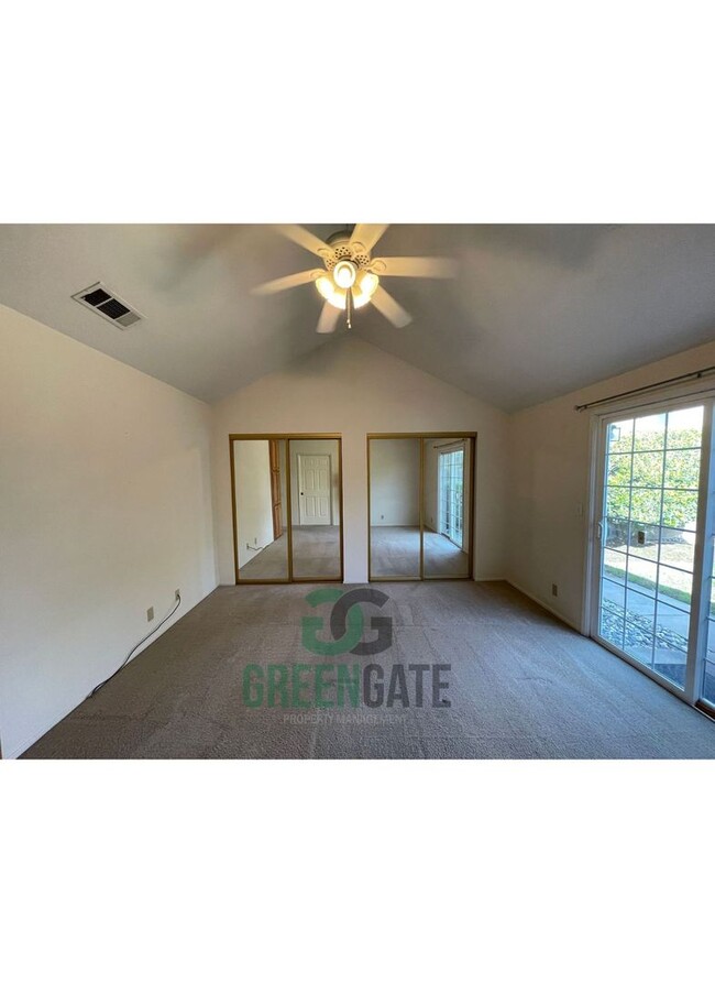 Building Photo - Beautiful 3 BEDROOM 2 BATH HOME IN MODESTO...