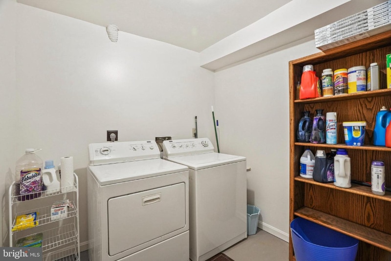 Building Photo - 16151 Brookmead Ct