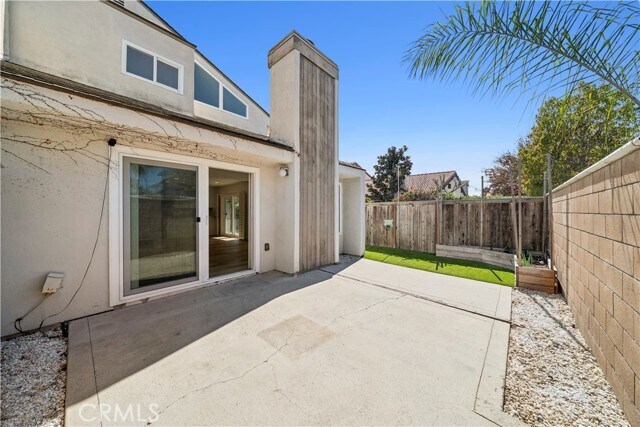 Building Photo - 2524 Elden Ave