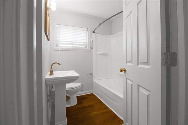 Building Photo - 3447 Pierce St