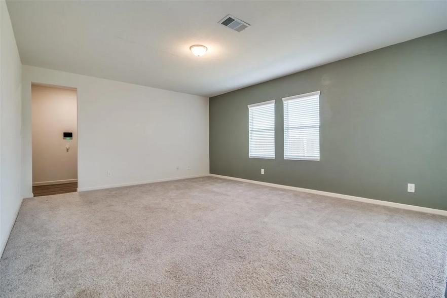 Building Photo - 731 Yorkshire Dr