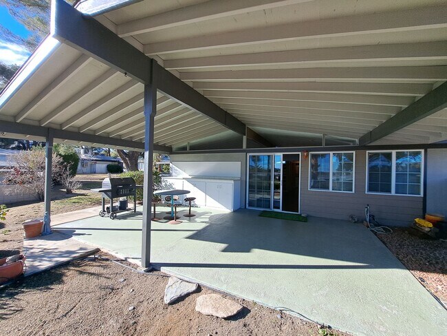 Building Photo - Country Club Terrace Condo