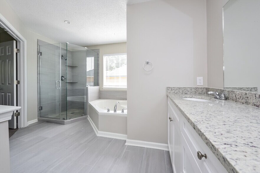 Building Photo - 359 Tait Rd