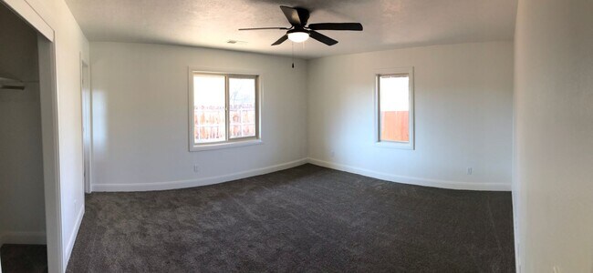 Building Photo - 1035 Red Bud Cir