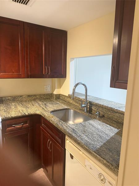 Building Photo - 10781 Cleary Blvd