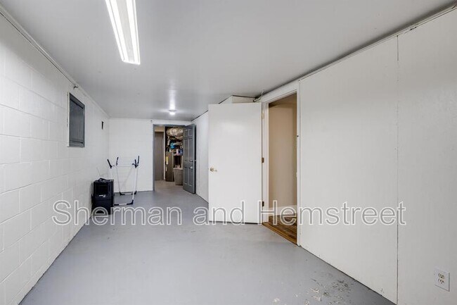 Building Photo - 289 Ashbrook Dr