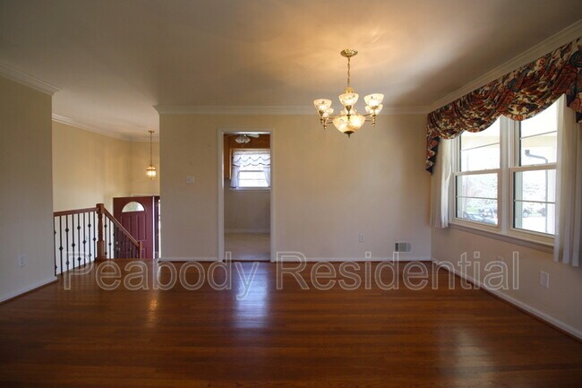 Building Photo - 8504 Wagon Wheel Rd