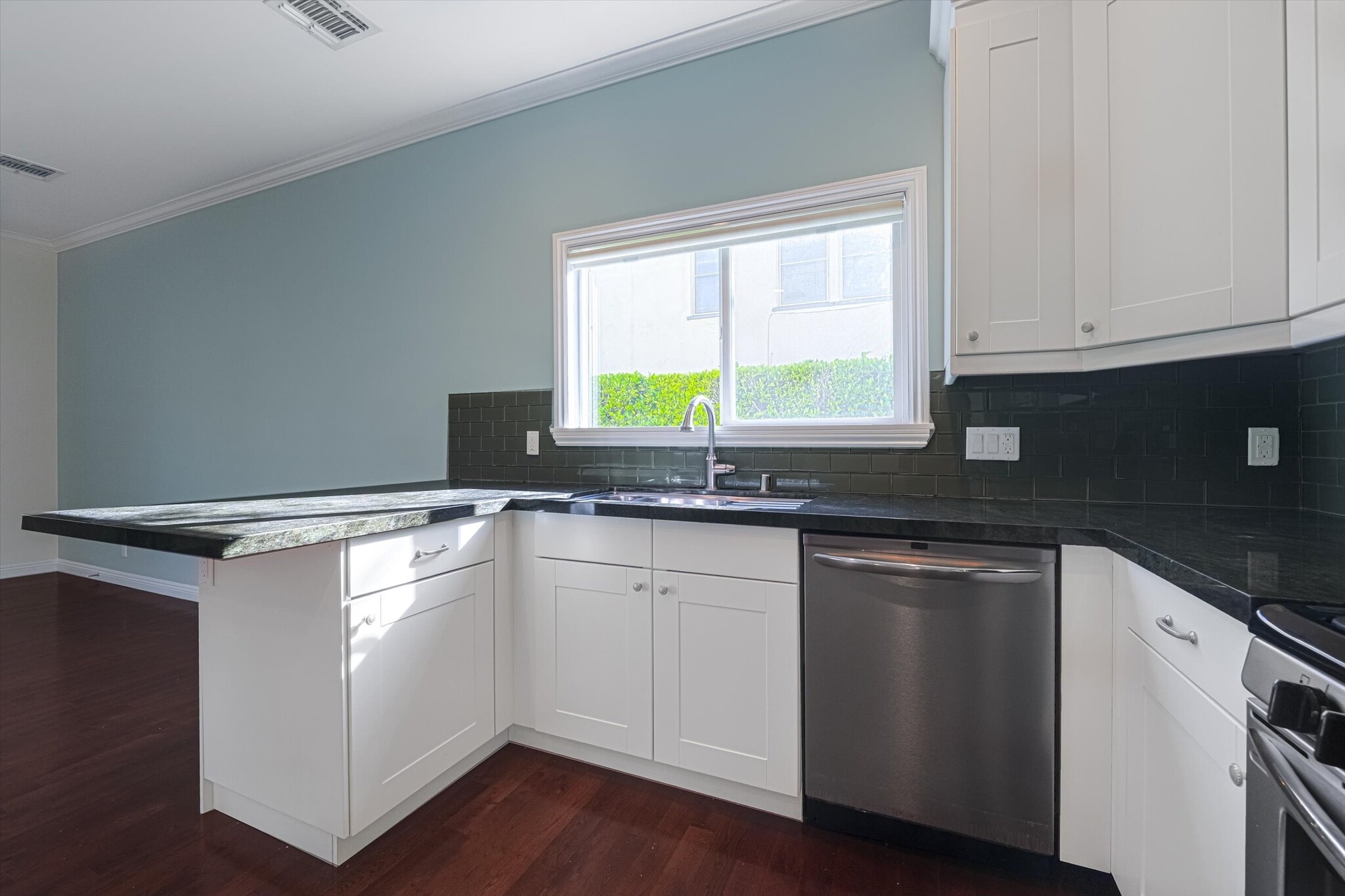 Building Photo - 809 N La Jolla Ave