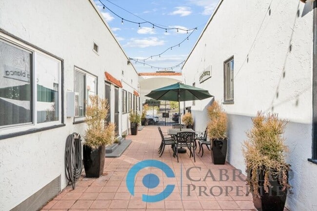 Building Photo - 417 Juniper St