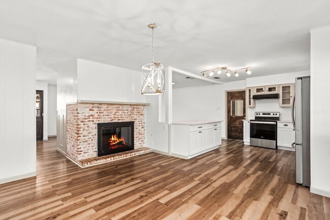 Building Photo - 5259 Prince Valiant Dr