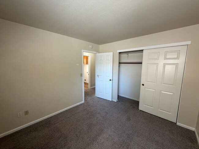 Building Photo - Large Corner Lot