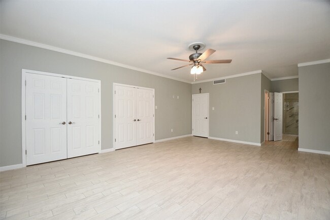 Building Photo - 382 Wilcrest Dr