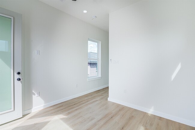 Building Photo - 4025 Avenue M