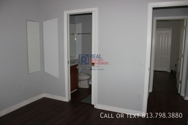 Building Photo - 31215 Wrencrest Dr