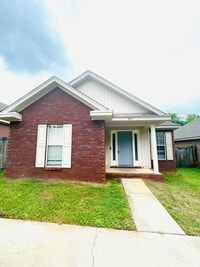 Building Photo - ** 3 Bed 2 Bath located in Millbrook ** Ca...
