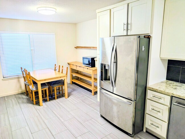 Building Photo - 1141 Verdemar Dr