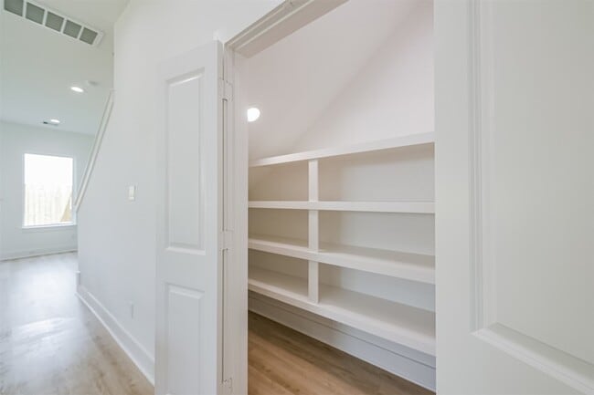 Building Photo - 5630 Balbo St