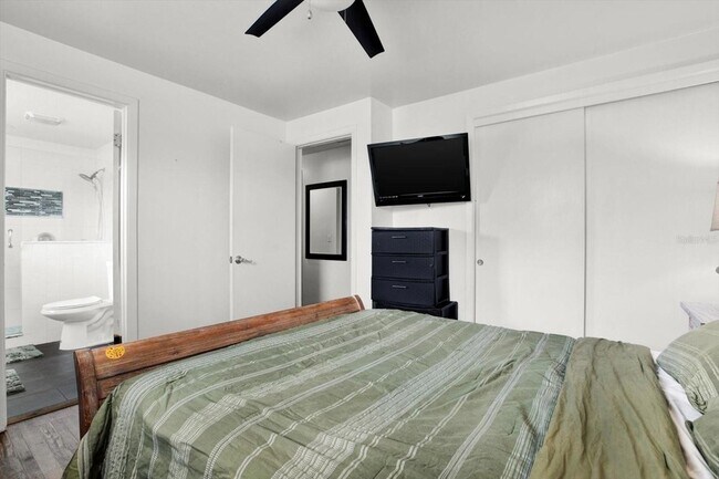 Building Photo - 6504 Lenore Dr
