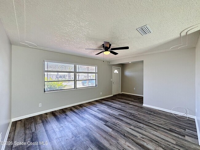 Building Photo - 1525 Polaris St