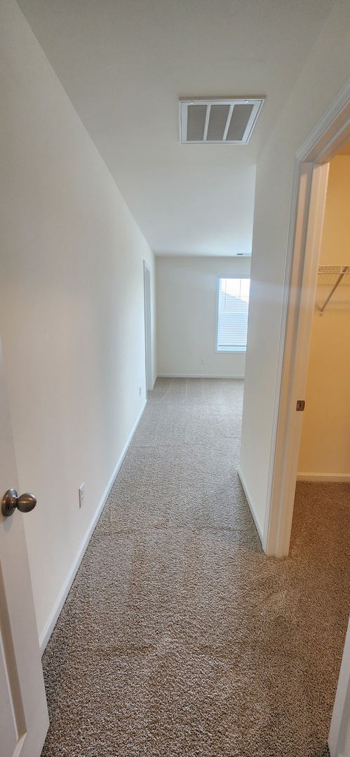 Building Photo - 3BR, 2.5 BA in Hazelwood Subdivision