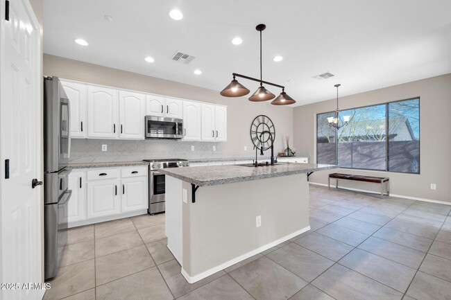 Building Photo - 41309 N Belfair Way