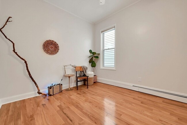 Building Photo - 158 Edgar St