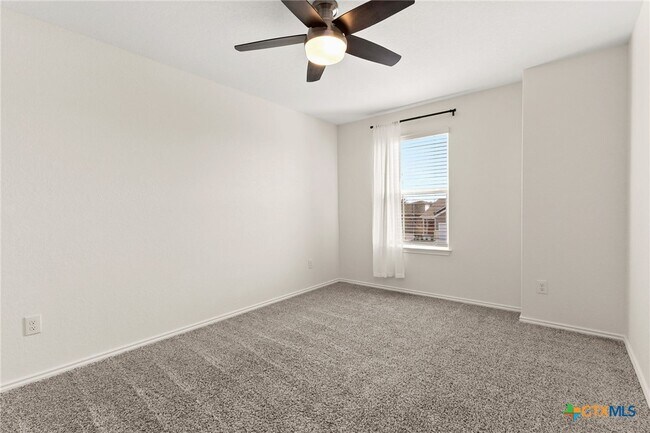 Building Photo - 175 Honey Oak Ln