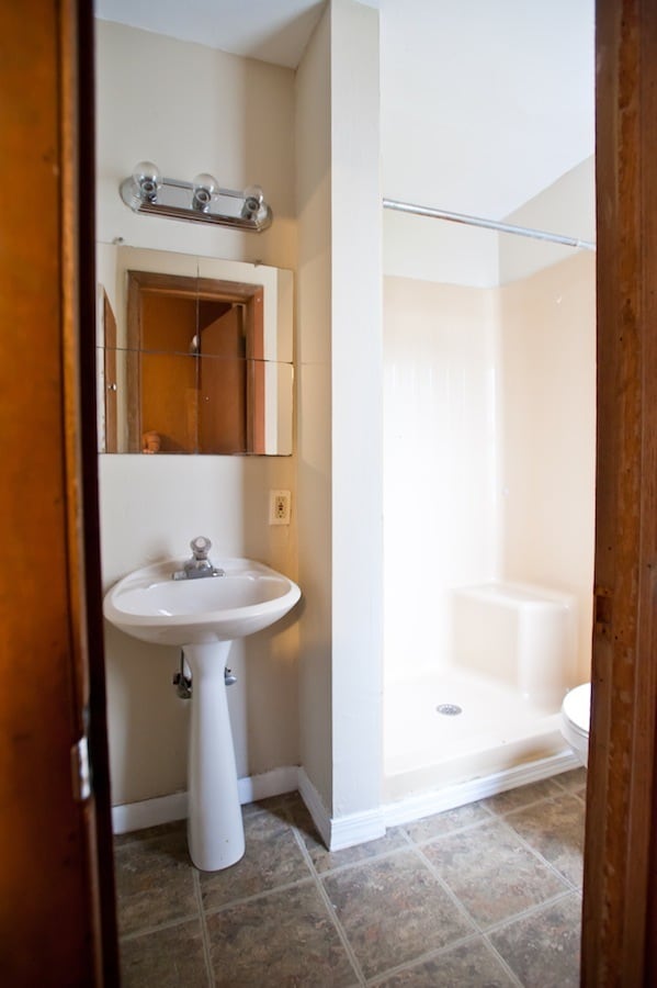 Building Photo - 3259 N Oakland Ave