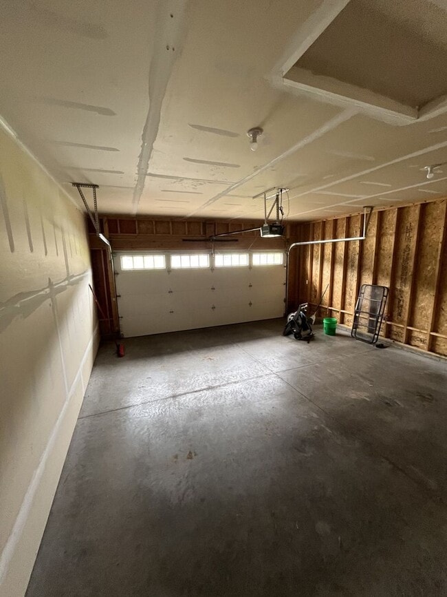 Building Photo - 4948 Waylon St