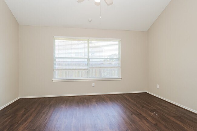 Building Photo - 6402 Bright Falls Ln