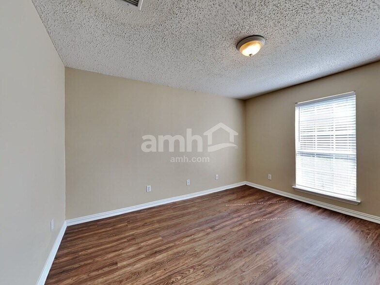 Building Photo - 3167 Lido Way