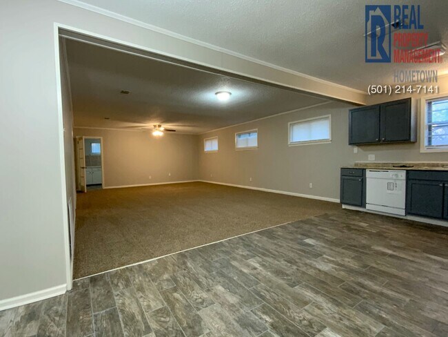 Building Photo - 4820 W 29th-