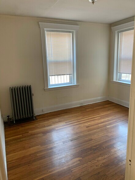 Building Photo - 360 Riverway