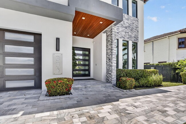 Building Photo - 334 Isle of Capri Dr