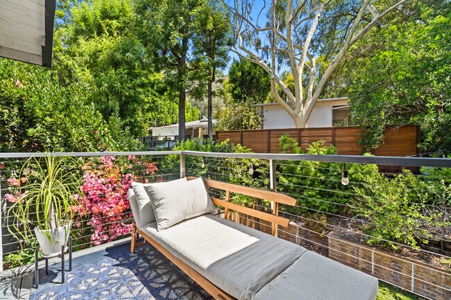 Building Photo - 10275 Oletha Ln