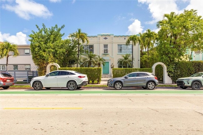 Building Photo - 1027 Euclid Ave