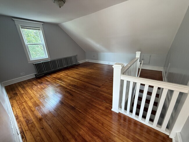 Building Photo - 302 Horace Ave