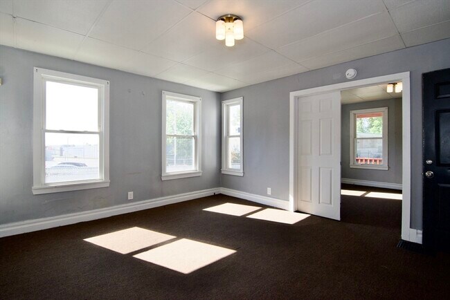 Building Photo - 425 Taylor St